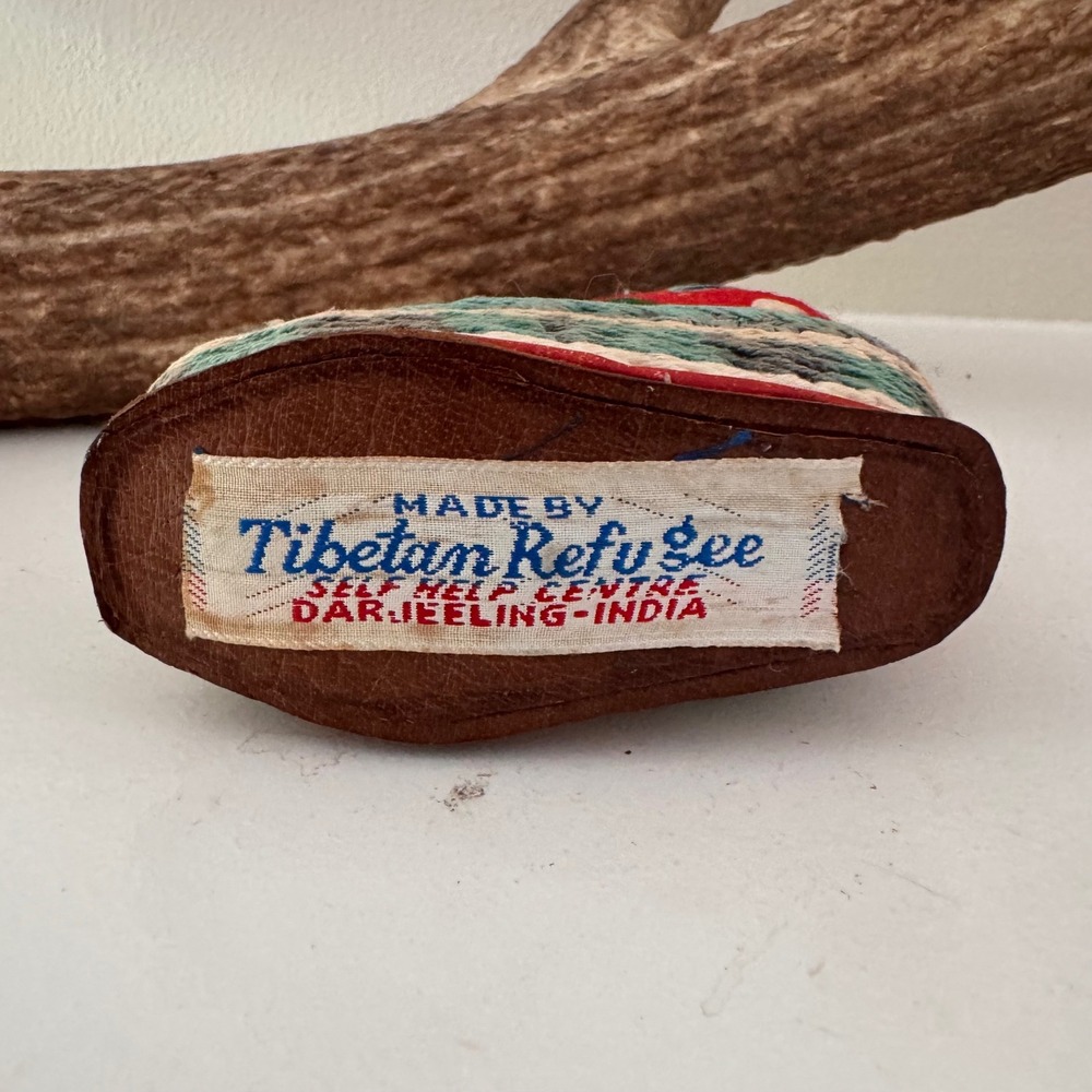 Tibetan Refugee Self Help Centre Embroidered Boot Pincushion Darjeeling India - Picture 2 of 6